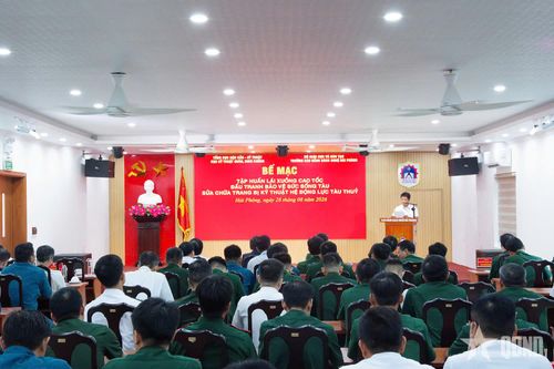  Quang cảnh bế mạc.