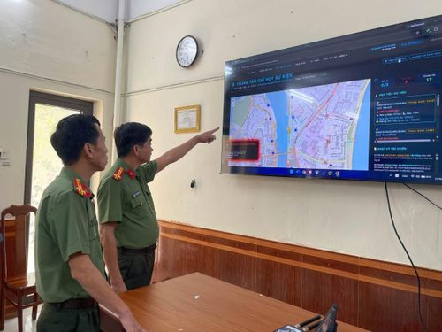 Theo dõi biến động của các thiết bị bay không người lái tại Trung tâm chỉ huy sự kiện Công an TP Đà Nẵng.