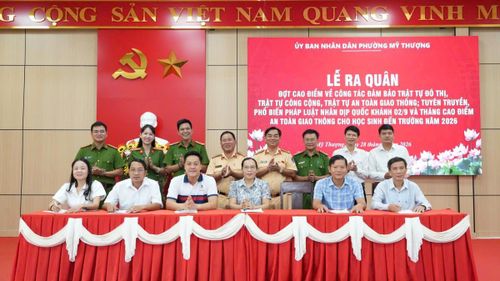 Hộ kinh doanh ở Mỹ Thượng ký cam kết không lấn chiếm lòng đường, vỉa hè.