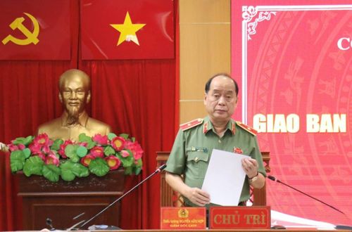 Thiếu tướng Nguyễn Hữu Hợp phát biểu chỉ đạo tại hội nghị