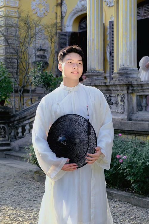 Như bao sĩ tử trước kỳ thi quyết định, Nam Hùng từng trải qua những giây phút hồi hộp đến nghẹt thở khi tra cứu điểm số và đối mặt với bài toán chọn ngành, chọn trường.