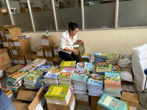 Nguồn hàng SGK tại trụ sở NXBGDVN tại TPHCM vào chiều 28-8