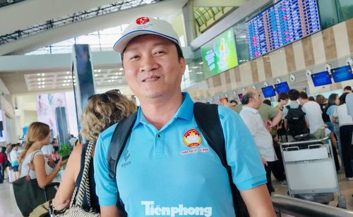  Không riêng gì chị Thảo, anh Bùi Tuấn Nhuận (TPHCM) cũng có chung cảm nhận, bởi từ đầu giờ chiều dù khu vực làm thủ tục đã chật kín hành khách﻿ nhưng anh không phải chờ đợi quá lâu để làm thủ tục. 