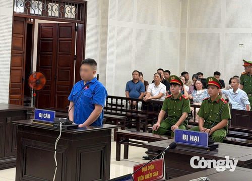 Bị cáo Nguyễn Thế Hùng tại phiên tòa xét xử.
