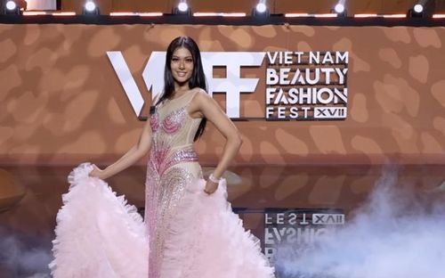 Một số thí sinh trong đêm thi.