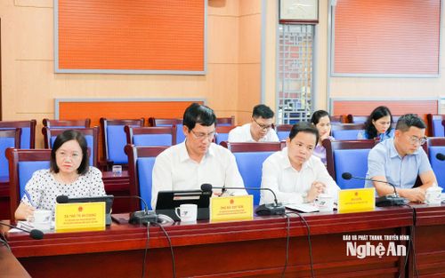 Các đại biểu tham dự phiên họp. Ảnh: T.L