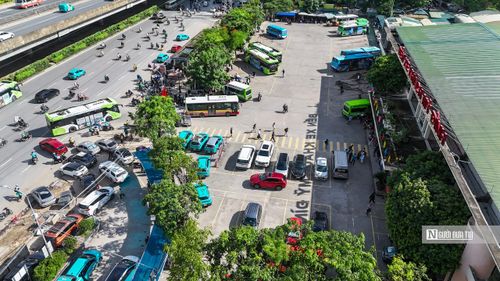 Khu vực bến xe Mỹ Đình bắt đầu đông đúc từ chiều ngày 28/8.