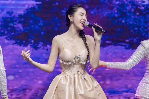 Khán giả tiếc nuối cho Thủy Tiên vì từng có sự nghiệp ca hát rất thành công trong quá khứ.