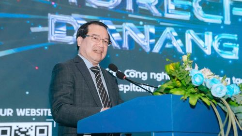 Phó cục trưởng Cục Du lịch Quốc gia Việt Nam Hà Văn Siêu chia sẻ tại Horecfex Vietnam 2026 về vai trò của công nghệ, đổi mới sáng tạo và sự kết nối hệ sinh thái trong giai đoạn phát triển mới của du lịch Việt Nam. Ảnh: Furama Đà Nẵng