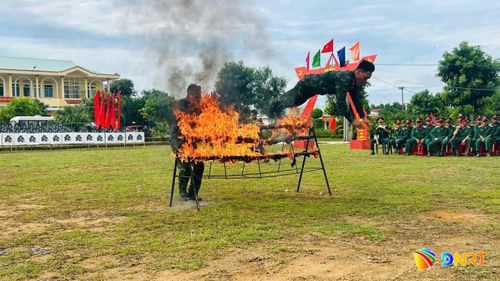 Lực lượng vũ trang thành phố Đà Nẵng tích cực, chủ động huấn luyện nâng cao khả năng sẵn sàng chiến đấu. Ảnh: MINH DŨNG
