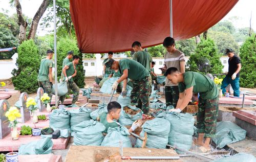 Chiến sĩ Bộ Chỉ huy Quân sự tỉnh quyết tâm đẩy nhanh tiến độ thực hiện nhiệm vụ.