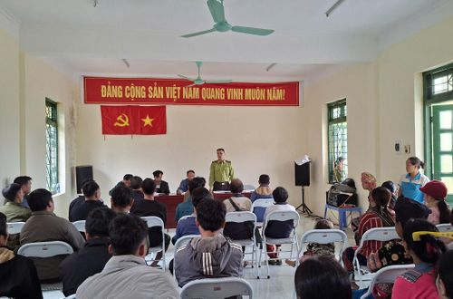 Ra mắt mô hình “Nông dân tham gia bảo vệ rừng” tại thôn Phiêng Cải, xã Sáng Nhè.