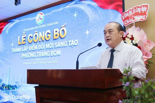 Phó Giám đốc Sở Khoa học và Công nghệ Võ Hoàng Khai phát biểu tại buổi lễ. Ảnh: Hải Quân