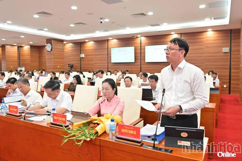 Đồng chí Nguyễn Thanh Hà - Phó Chủ tịch UBND tỉnh phát biểu ý kiến tại hội nghị.