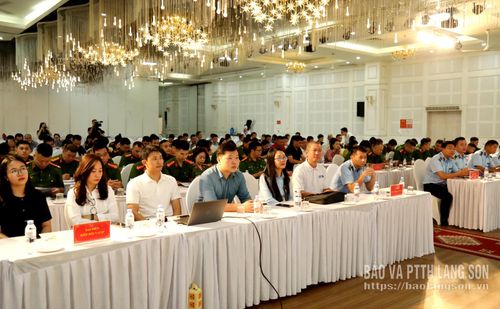 Các đại biểu tham dự hội thảo