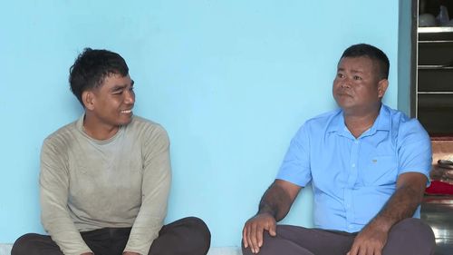 Anh Điểu Minh lắng nghe, nắm bắt tình hình đời sống người dân đồng bào dân tộc thiểu số