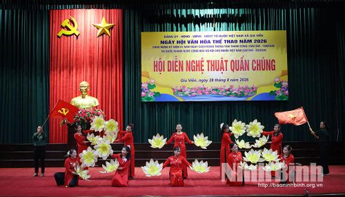 Các tiết mục tại Hội diễn nghệ thuật quần chúng .