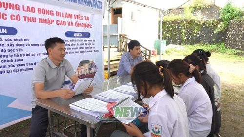Công ty cổ phần Xuất khẩu lao động Thương mại và Du lịch TTLC tư vấn việc làm cho người lao động.