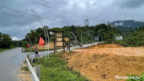  Công trình bãi đậu xe điểm du lịch cộng đồng A Nôr đang được tháo gỡ vướng mắc để đẩy nhanh tiến độ