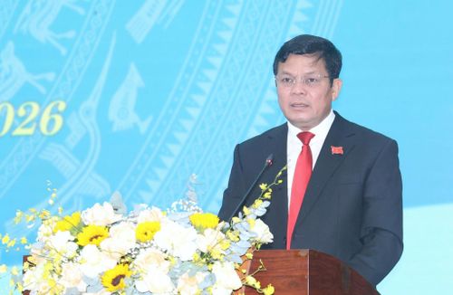Phó Bí thư Tỉnh ủy, Chủ tịch HĐND tỉnh Nguyễn Đức Tuy phát biểu tại kỳ họp. Ảnh: Ngọc Đức