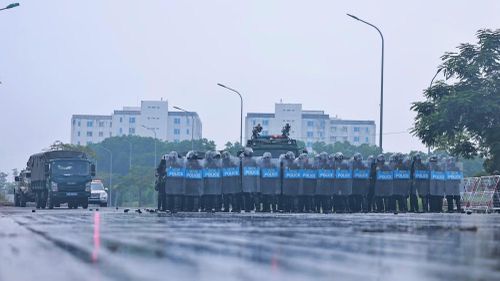 Đoàn công tác trực tiếp theo dõi màn diễn tập tác chiến của Đơn vị Cảnh sát GGHB số 1.