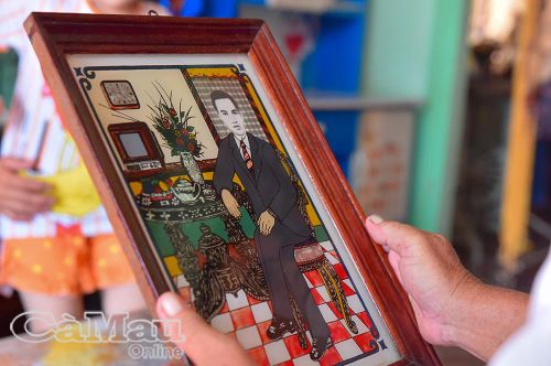Di ảnh liệt sĩ Nguyễn Văn Thanh được phục dựng từ chân dung cũ.