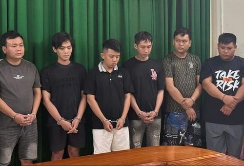 Các đối tượng trong vụ cướp tiệm vàng ở phường Đông Hưng Thuận (từ trái sang: Dân, Huy, Thanh, Đạt, Hoàng, Lâm)