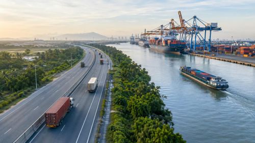 Bỏ thủ tục cấp chứng chỉ thẩm tra viên an toàn giao thông đường bộ. Ảnh minh họa: Getty.
