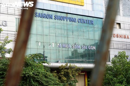 Khi đi vào hoạt động, CMC Plaza được định hướng trở thành trung tâm kinh doanh vật liệu xây dựng và trang trí nội thất theo mô hình hiện đại. Tuy nhiên, sau một thời gian vận hành, hoạt động kinh doanh gặp nhiều khó khăn trong bối cảnh khủng hoảng kinh tế và thị trường bất động sản đóng băng. Trung tâm thương mại này sau đó ngừng hoạt động.