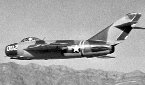 MiG-17 cũng cho thấy giới hạn của việc chỉ nhìn vào thông số kỹ thuật. Máy bay Mỹ có thể nhanh hơn và hiện đại hơn về nhiều mặt, nhưng tốc độ không phải lúc nào cũng quyết định kết quả.