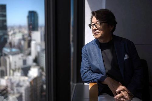  Tỷ phú Takaya Awata. Ảnh: Louise Delmotte/Bloomberg. 