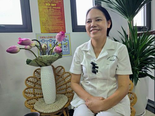 Bà Trần Thị Thủy, phụ trách Cơ sở cho biết, cán bộ, nhân viên tại Cơ sở luôn đề cao tinh thần chăm sóc các cụ tận tụy, bằng trái tim, tâm hồn và sự nhiệt huyết