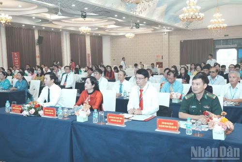 Lãnh đạo tỉnh Lạng Sơn, Hội Nhà báo Việt Nam và các ban, ngành trong tỉnh tham dự Đại hội. (Ảnh: Quốc Đạt)