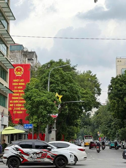 Nội dung tuyên truyền tập trung làm nổi bật những thắng lợi, thành tựu của đất nước trong 81 năm qua; khẳng định ý nghĩa lịch sử của Cách mạng Tháng Tám và Quốc khánh 2/9; tuyên truyền truyền thống yêu nước, tinh thần đại đoàn kết toàn dân tộc, đồng thời nhấn mạnh mục tiêu, định hướng phát triển đất nước trong giai đoạn mới.
