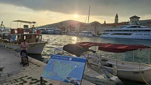 Địa hình Adriatic tạo nên vô số cảng tự nhiên cho đất nước Croatia. (Ảnh: Nguyễn Hoàng Linh)