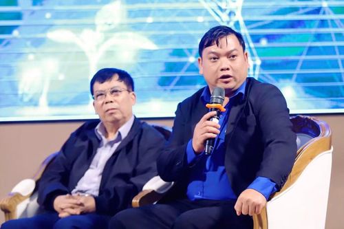 Anh Lưu Lập Đức chia sẻ tại toạ đàm.