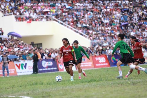 Trận chung kết diễn ra rất hấp dẫn.