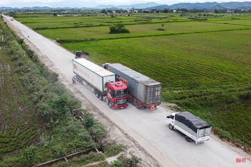 Sau khi cầu Yên Xuân đưa vào khai thác (năm 2016), vai trò của tuyến đường thay đổi rõ rệt. Từ một tuyến đường huyện trở thành huyết mạch nối Hà Tĩnh với Nghệ An, khiến lượng phương tiện qua lại ngày càng đông.