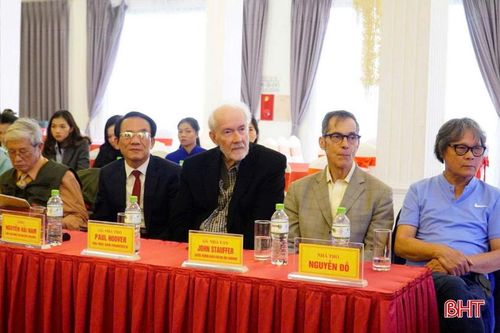Tọa đàm khoa học “Dịch Truyện Kiều” với sự tham gia của nhiều nhà nghiên cứu, dịch giả trong và ngoài nước.