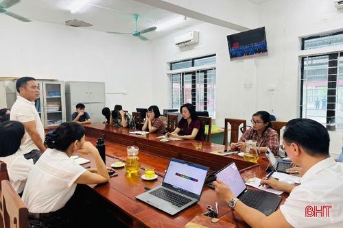 Trường THPT Cẩm Bình thường xuyên tổ chức các buổi đối thoại với phụ huynh.