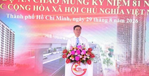 Ông Nguyễn Công Vinh - Phó Chủ tịch UBND Tp.HCM - phát biểu tại lễ khởi công.
