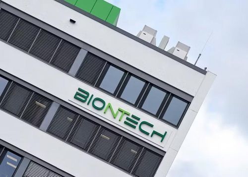 BioNTech dừng một thử nghiệm vaccine mRNA dành cho bệnh nhân ung thư đại trực tràng. Ảnh: Reuters.