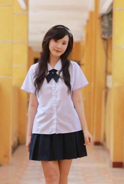Diễn viên Midu.
