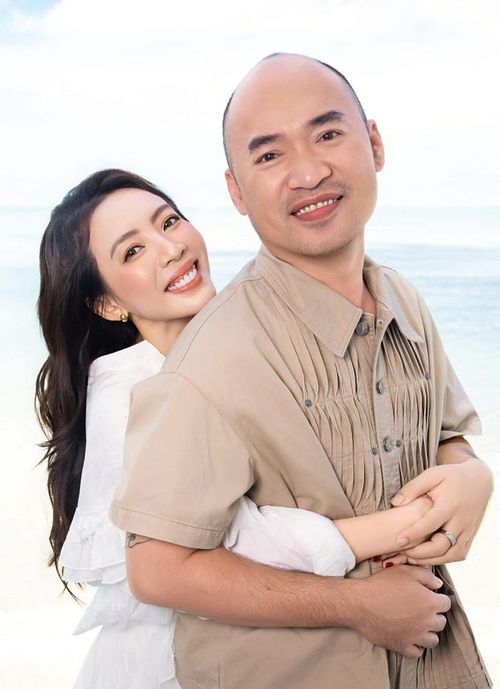 Hơn một thập kỷ bên nhau, cả hai vẫn là điểm tựa của đối phương. Ảnh: FBNV.