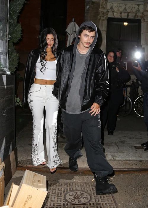 Cùng với tranh cãi mới, những ồn ào trong quá khứ liên quan đến tài sản của Kylie Jenner cũng được nhắc lại. 