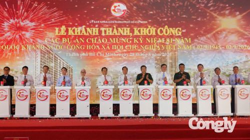 Hình ảnh bấm nút khánh thành, khởi công các dự án chào mừng kỷ niệm 81 năm Quốc khánh 2/9 ở điểm cầu chính.