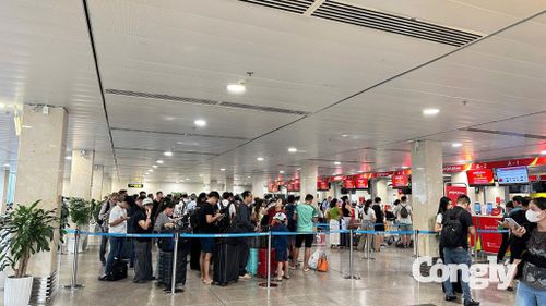 Sân bay phục vụ hơn 128.000 hành khách ngày đầu nghỉ lễ.