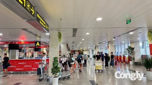 Hôm nay, Cảng Hàng không quốc tế Tân Sơn Nhất dự kiến khai thác 766 chuyến bay, phục vụ khoảng 128.259 hành khách.