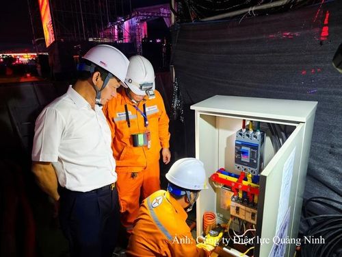 Các nhóm trực tại các điểm trọng yếu của sự kiện đảm bảo cấp điện an toàn, ổn định, liên tục