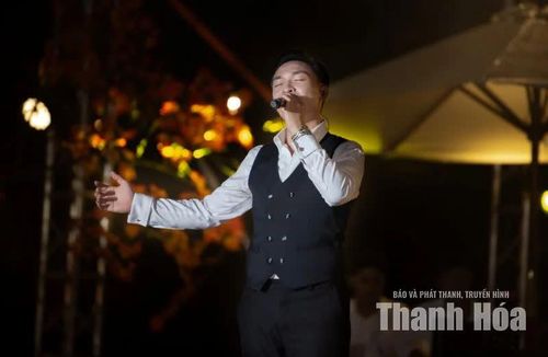 Nam ca sĩ Trọng Nghĩa phiêu cùng ca khúc “Có phải em mùa thu Hà Nội”, gửi gắm trọn vẹn nỗi niềm của một người từng đi qua mùa thu thương nhớ.
